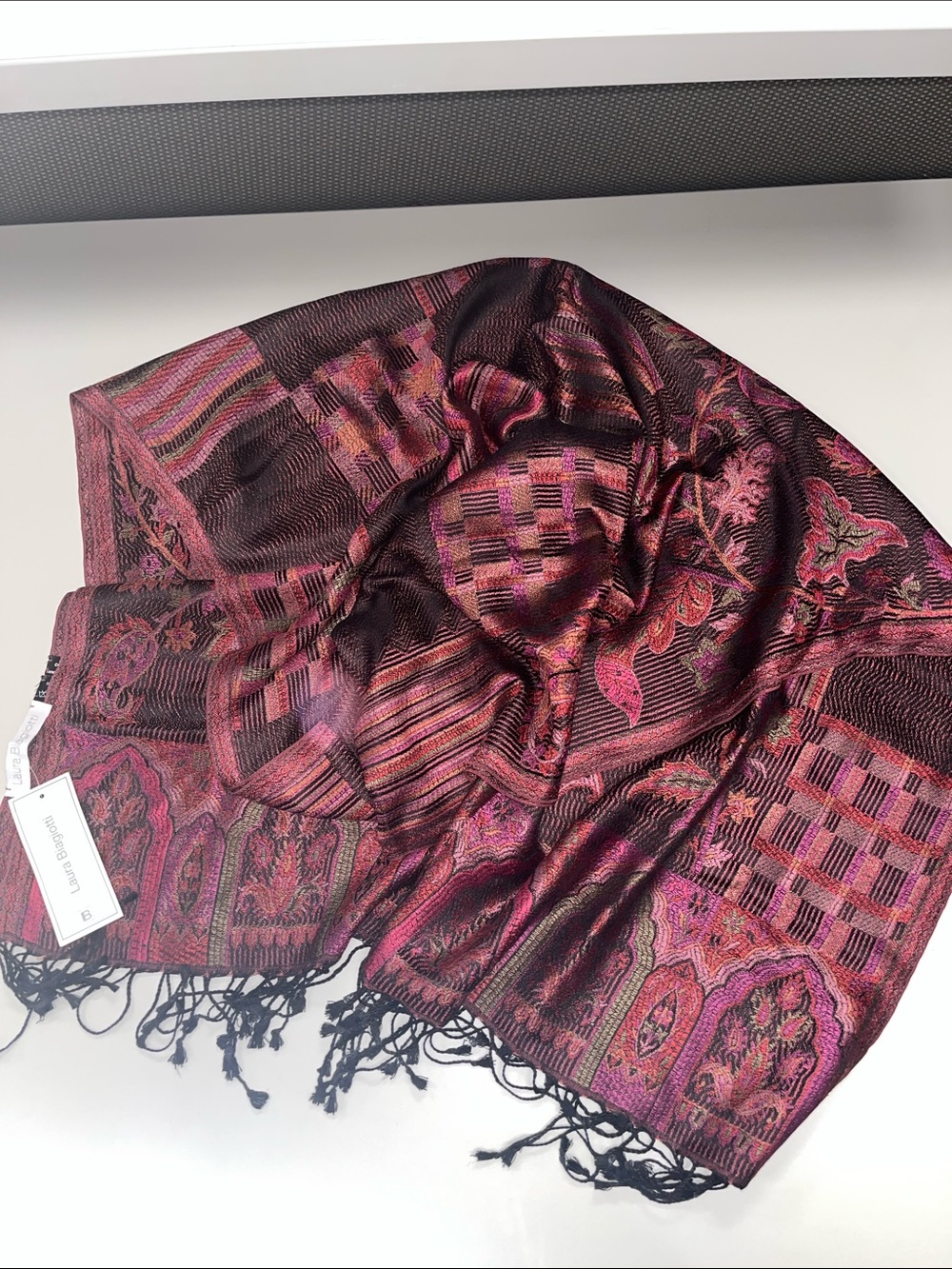Laura Biagiotti NWT Luxurious Pink & Black Paisley Jacquard Silk Wrap Scarf